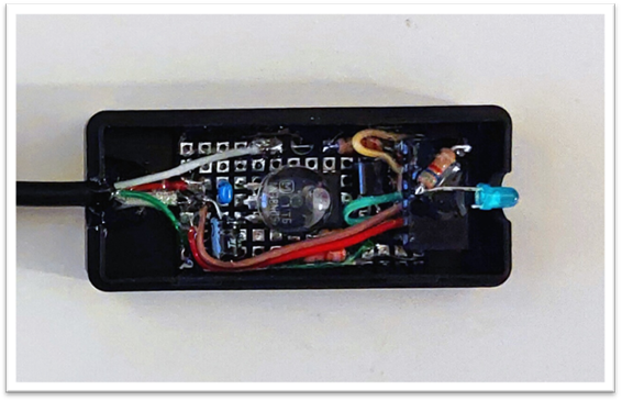 ��̏�ɒu���ꂽ�J����

�Ⴂ���x�Ŏ����I�ɐ������ꂽ����