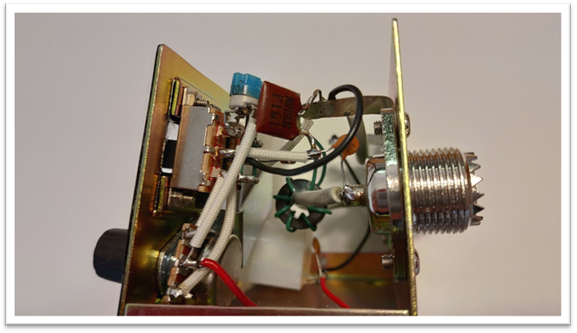 �G���W�� ���܂܂�Ă���摜

�����I�ɐ������ꂽ����